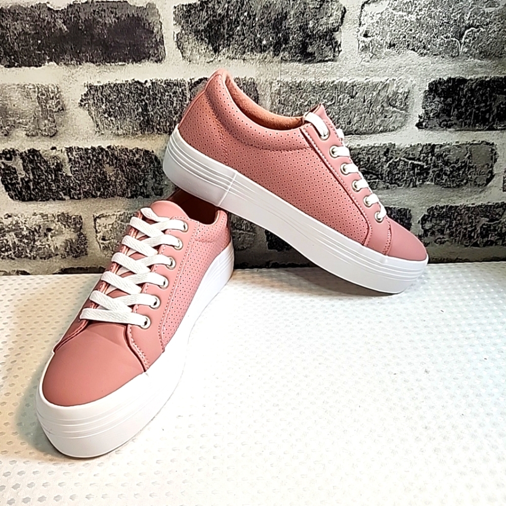 Comfort in Every Step Womens sz 9 NARROW Platform Shoes Sneakers Y2K Summer